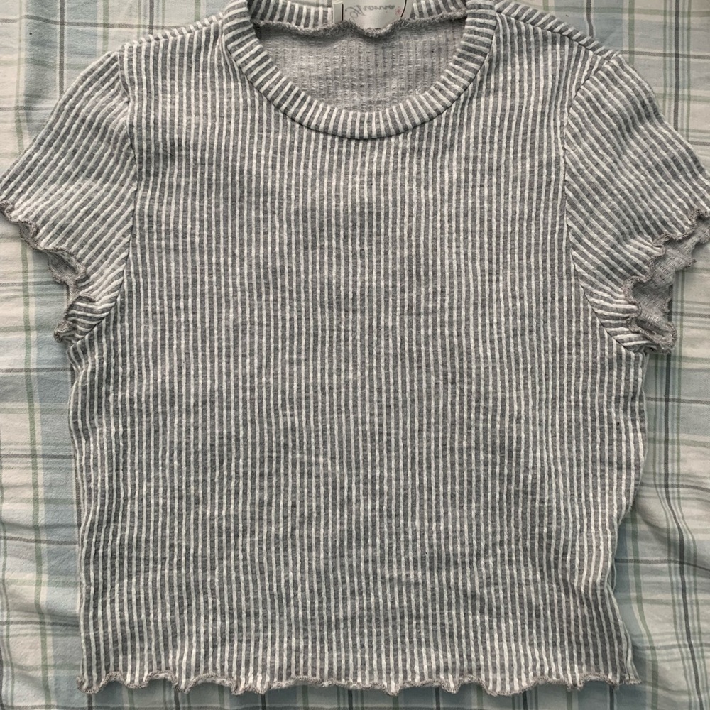 super adorable grey baby tee